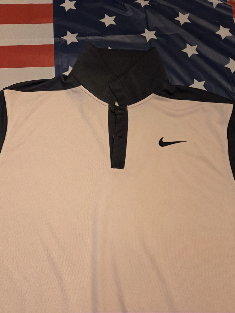 Nike Men’s Dri Fit Polo with Black Trim- Like New! Medium.